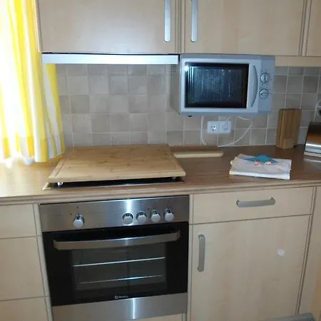 Appartement Enzian 2 *