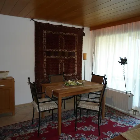 Appartement Enzian 2 *